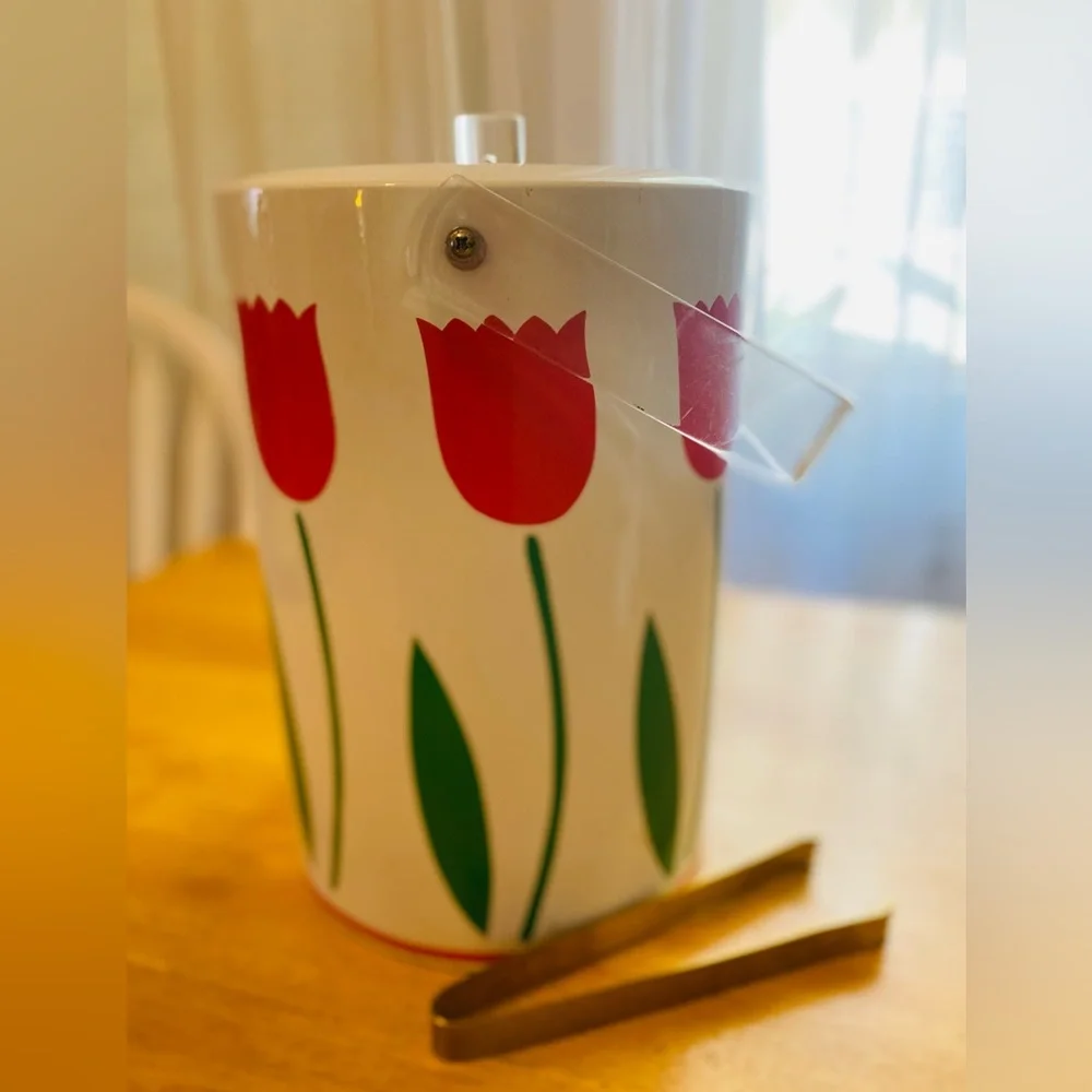 Vintage adorable ice bucket